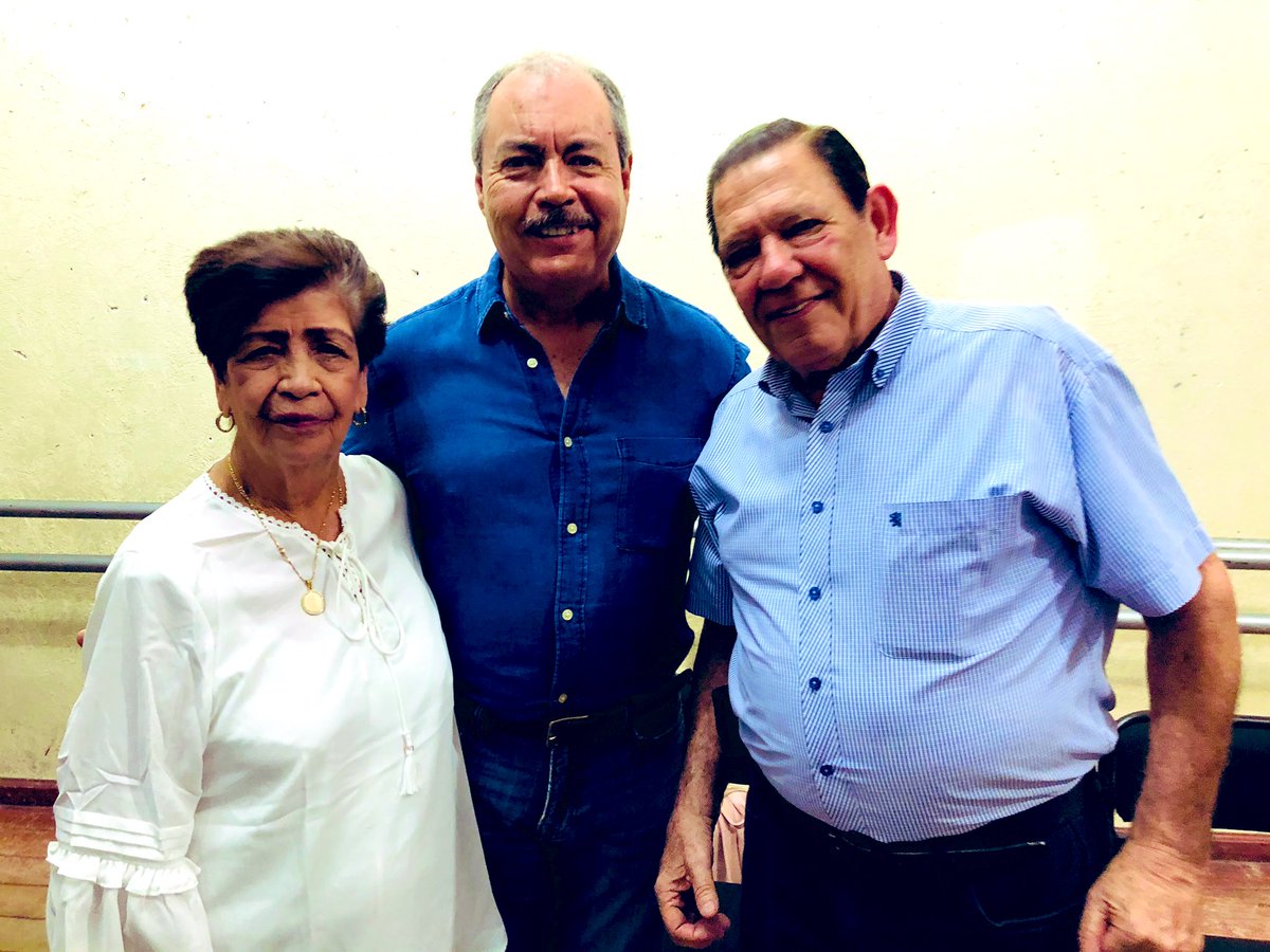 VictorSilvaMich's tweet photo. Felicito a María de Jesús Gutiérrez Chávez como presidenta de la Unión Mutualista del Tianguis dé Sahuayo, adherente a la #CNOP. Seguros estamos de la buena continuidad en los destinos de está Unión. ¡Enhorabuena!
#77AniversarioCNOP https://t.co/2nCxgdIhd2
