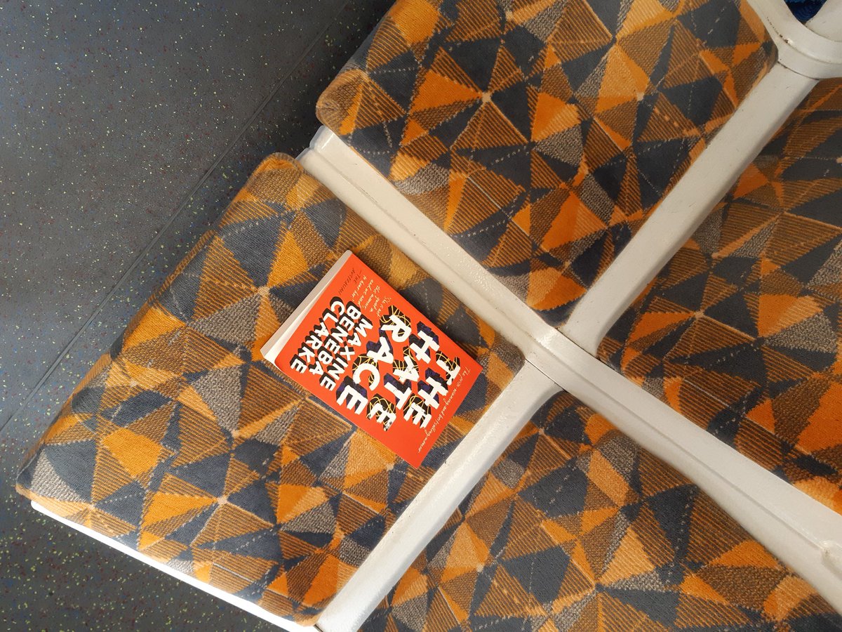 slamup's tweet photo. My last #booksontherail #IWDbookdrop is on the 11.27 Werribee train, about to leave Flinders St @booksontherail https://t.co/oTgMSqfeMr