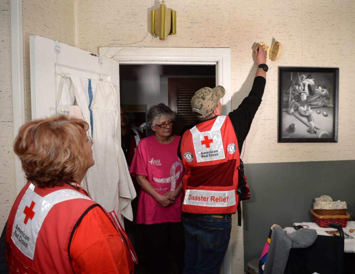 RedCrossMA's tweet photo. Smoke alarms can give an early warning when a home fire strikes. 
Join #RedCrossMA to help us #EndHomeFires and install free smoke alarms in Brockton and Worcester  on Saturday, April 25th, and Brockton and Quincy  May 2.

https://t.co/I5NppHhMhW https://t.co/G5gpdaRGXB