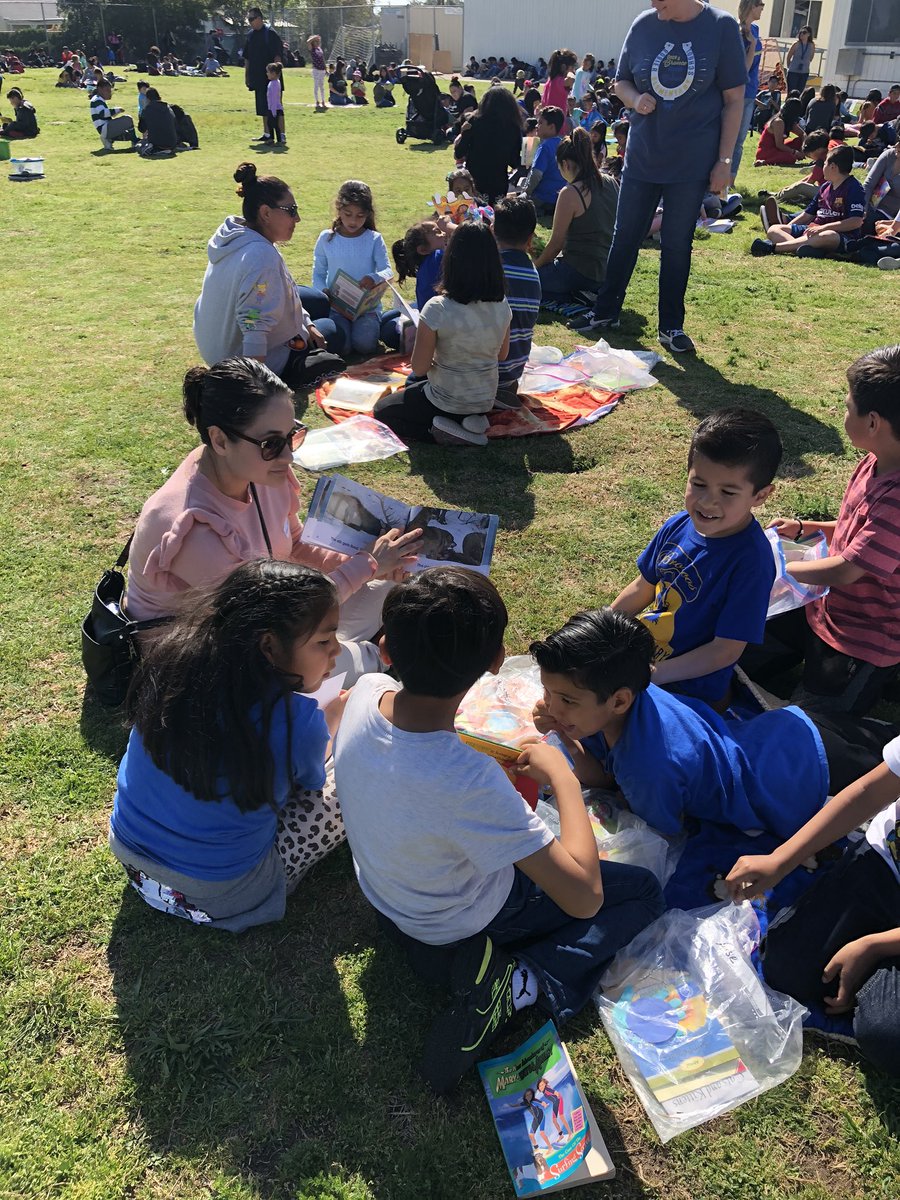 Great finish to Read Across America Week. Students, parents, teachers Reading on the Lawn! <a href="/BobierBroncos/">Bobier Broncos</a> <a href="/EngageVista/">VistaUSD FACENetwork</a>