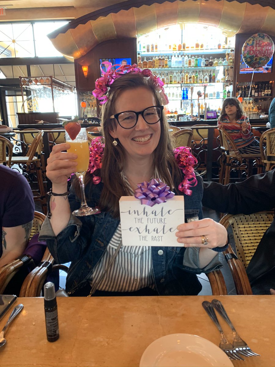 This was my boss, and although she is enjoying her time off 😎, I know she is going to be back.  She LOVES magenta and I think she deserves to be recognized 
@GingerGirlAmy  <a href="/JonFreier/">Jon Freier</a> <a href="/SievertMike/">Mike S</a> <a href="/JohnLegere/">John Legere</a> #CheersFromPeers #EmployeeAppreciationDay #TeamMagenta