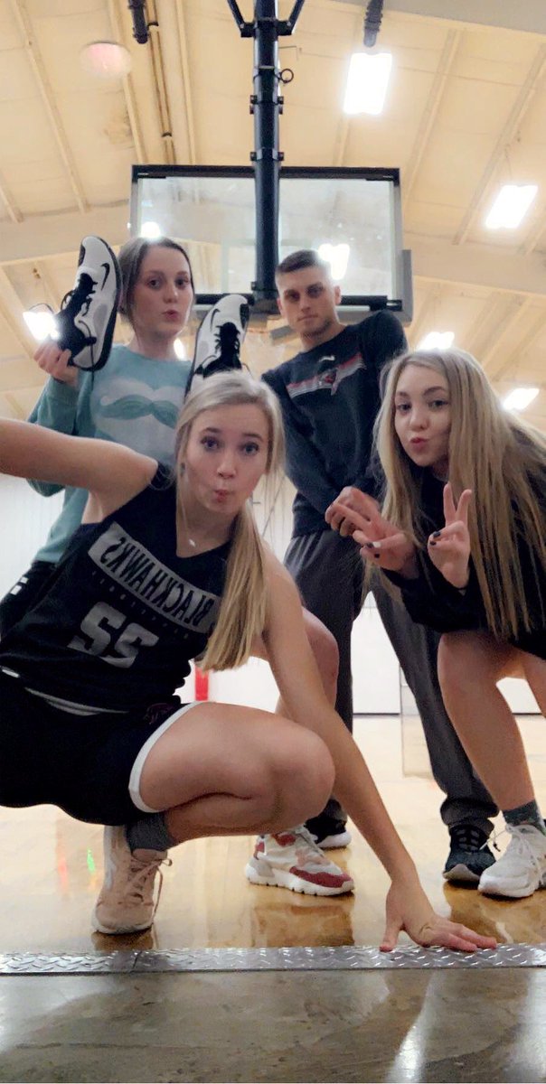 CavinReed's tweet photo. These last 7 months of internship were the best I could have asked for &amp; more! I learned so much from the @PRHS_LadyHawks &amp; @PRHS_Basketball coaches, these girls, &amp; the students I got to work with. Thank you PR for taking me under y’alls wing! These programs are going places!!! https://t.co/UUrqAjrPIL