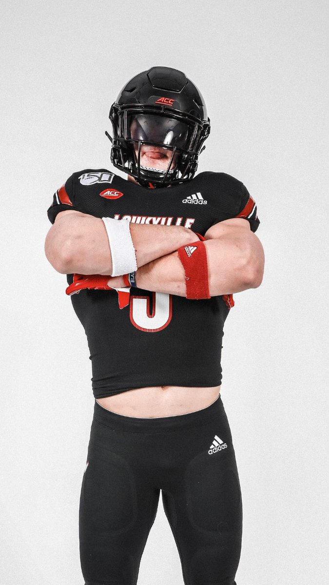 HunterSloan11's tweet photo. Thank you @MarkIveyUofL90, @pete_nochta13, and @UofLFootball for having me down to visit today! I had a great time getting to see what Cardinal football is all about! @SaylorBlairFB @gbowman26 @MikeCoyle12 @Schnatzz @Gfhaase @CoachJrob2 https://t.co/ULSzUwfDZ8