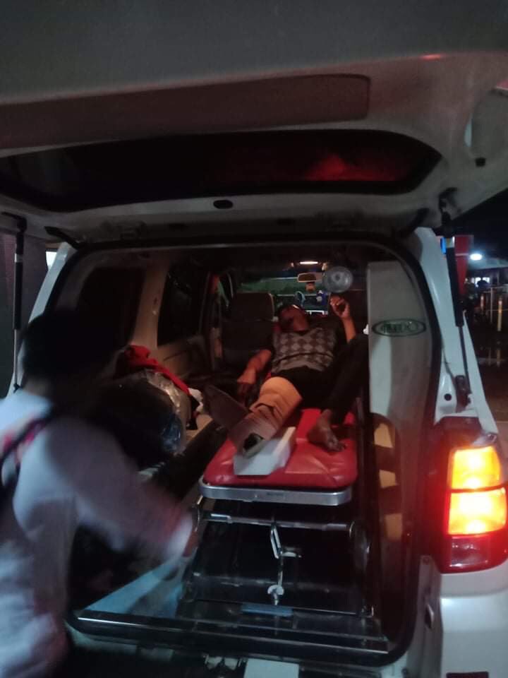 T3E20's tweet photo. @ganjarpranowo @umiazizah60   Jemput anggota Gerak Sedekah Tegal (GST) yang kecelakaan di Majalengka. (Enyong, sampean sadulur) https://t.co/rtJyVkdWQg