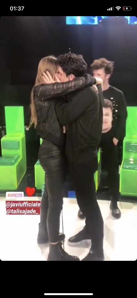 okswendy's tweet photo. ogni volta ce casco💔
 #amici19 #amici17 https://t.co/drkOxhs1ye