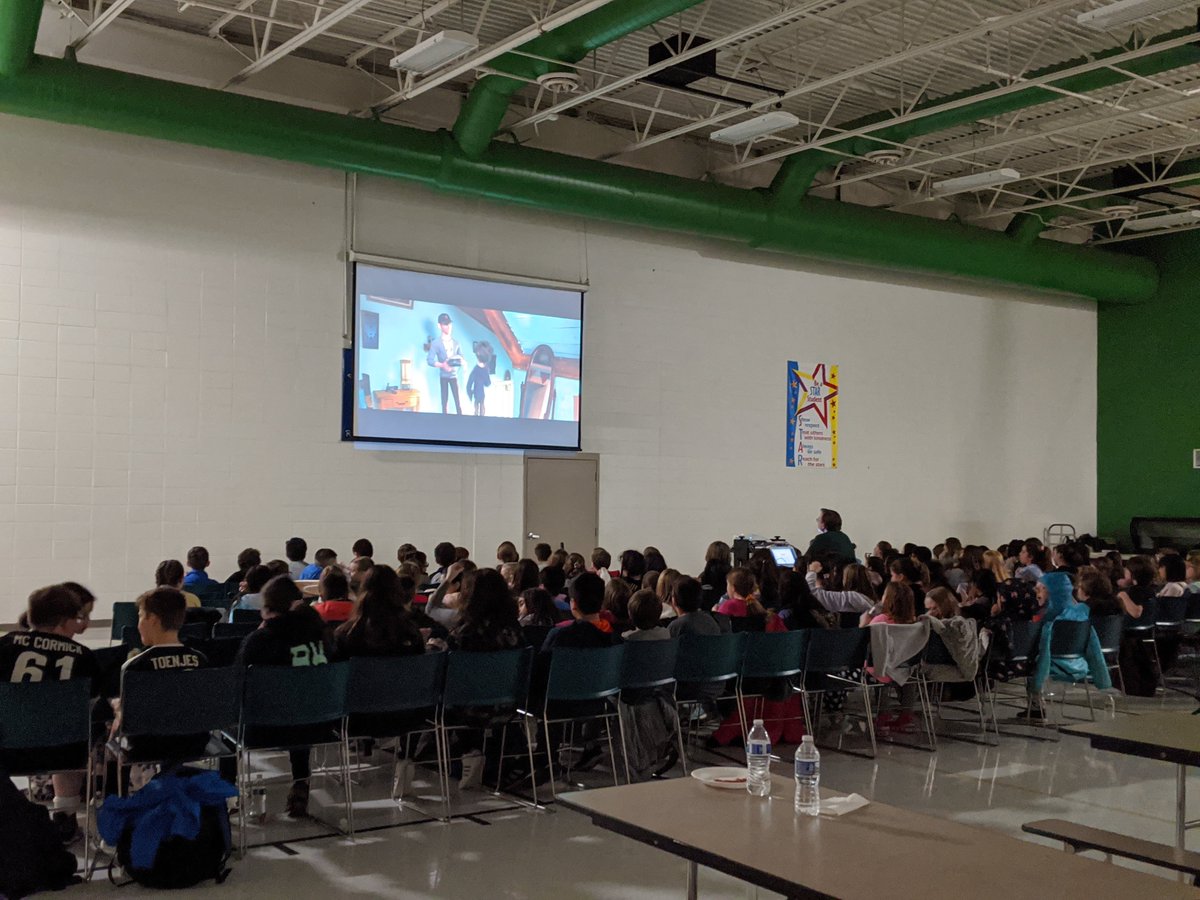 MRMusic135's tweet photo. Meadow Ridge Music Movie Night! #music135 #meadowridgeroar @MeadowRidgeRoar @OSD135 https://t.co/M5k3LjUczB