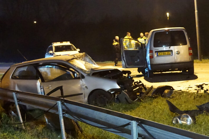 Frontale aanrijding tussen auto bestelbus Weg der Verenigde Naties - N210 IJsselstein -..