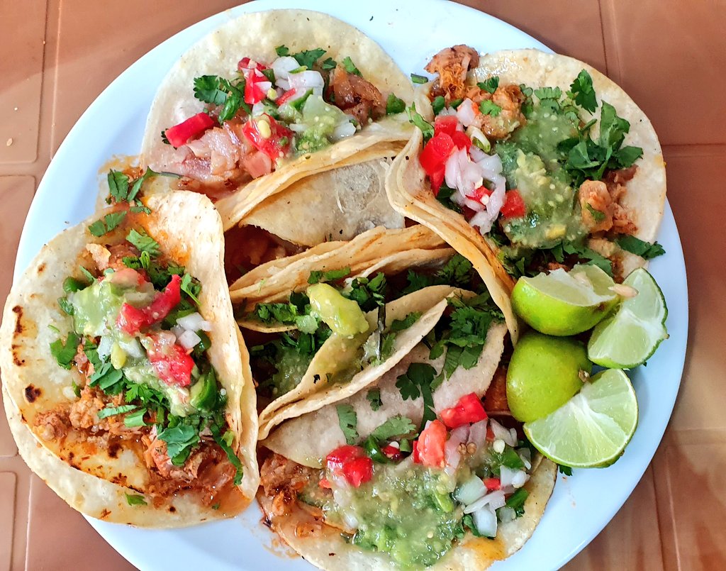 SuCasasola's tweet photo. De cuerito y costilla en su jugo. Los mejores de Guate, 100% mexicanos. #BarrioModerno 😍 https://t.co/goK0rPtipe