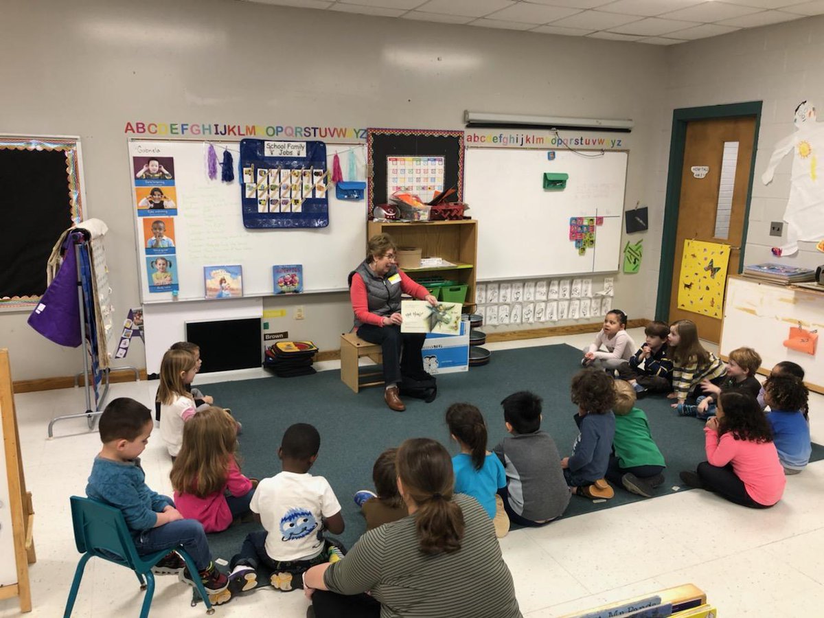 kacorns's tweet photo. @hickoryprek Our guest readers for Read Across America.  Thank you @laura_w_marvin @revjoshlail @WattyWords (Karen) @OakwoodBlueJays https://t.co/JsgRruLujC