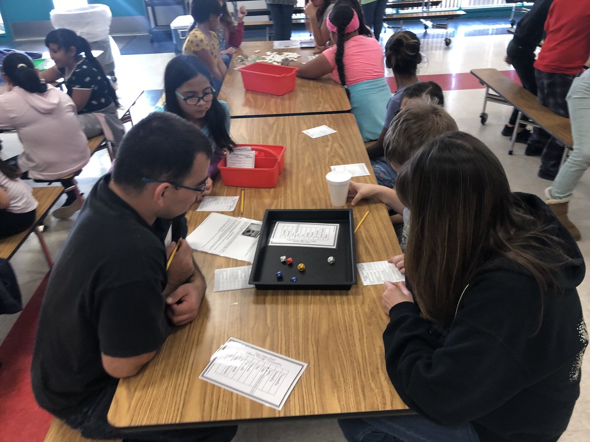 HUlrich218's tweet photo. Thank you to all the families that came to Family Math Day! The 4th graders played 4 games with various math skill. @VogelESISD @SeguinISD #familymathday https://t.co/EuQd9zDeKp