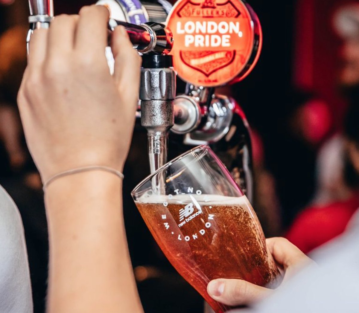 GetaPopUp's tweet photo. Sportswear brand #NewBalance launched a pub to accompany its sponsorship of the London Marathon. Called The Runaway, it only traded in the currency of miles ran, rather than money, to incentivize people to go for a run. Credit: https://t.co/mdUNKgball https://t.co/Ipe6DbBe2d