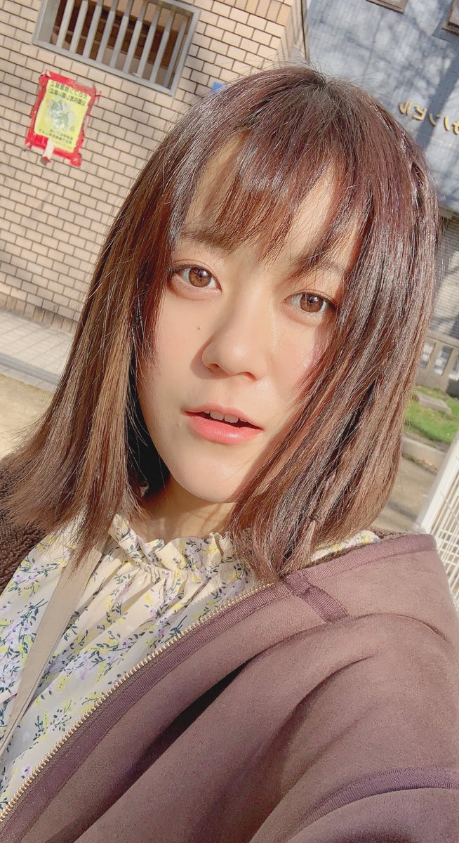 Rika_Minamida's tweet photo. 今日はあったか〜い！！
春だなぁ🌸
お友達とお出かけするので、花粉症のお薬飲みました😢💦
皆さんは大丈夫ですか〜？？ https://t.co/6rCWc9uKJ0