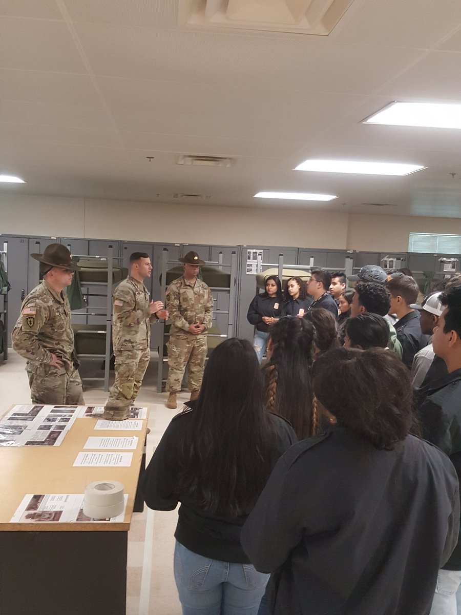 CHSKnightsJROTC's tweet photo. Fort Benning; 40 students; an Army Ranger School Graduation and a great lunch at an Army Dining Facility. Visited a Basic Training Company, viewed their living  barracks and spoke with Drill Sergeants about Army training. Informational and fun!!! #lifeoptions https://t.co/qfyLznm6GU