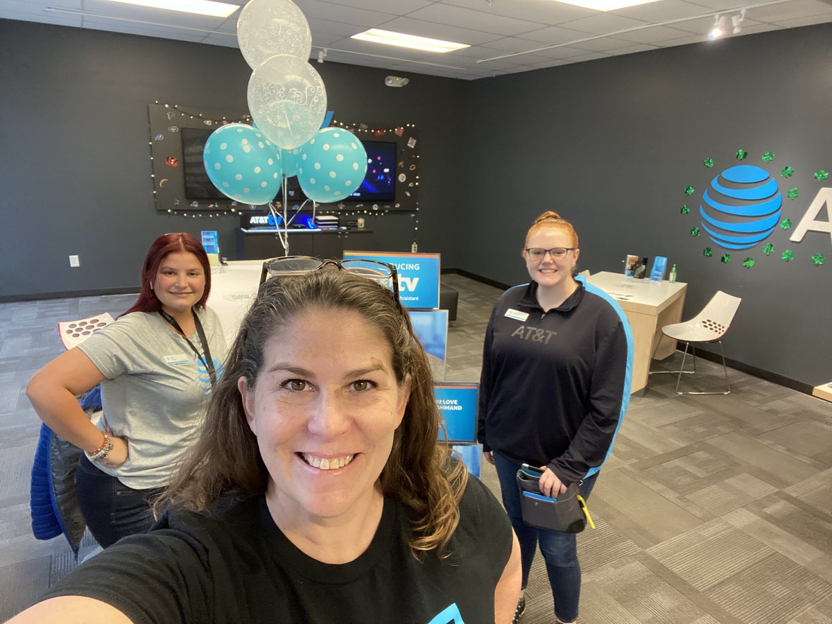 conniedmason's tweet photo. I really appreciate my small yet mighty CPO team!  They are truly #ScrappiER and #unstOHPAble!  #LifeAtATT #teamELEVATE #SOHready #EmployeeAppreciationDay https://t.co/rIJLoSDNoq