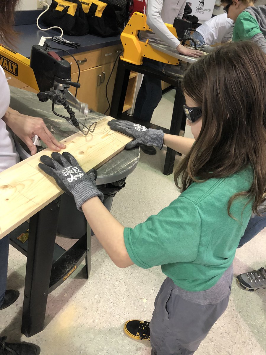 megstweis's tweet photo. Thanks Skills Alberta for the workshop! ❤️ our paddles! @OLOPecsd #ECSDwit #ABisSkilled https://t.co/3MoALcM9yF