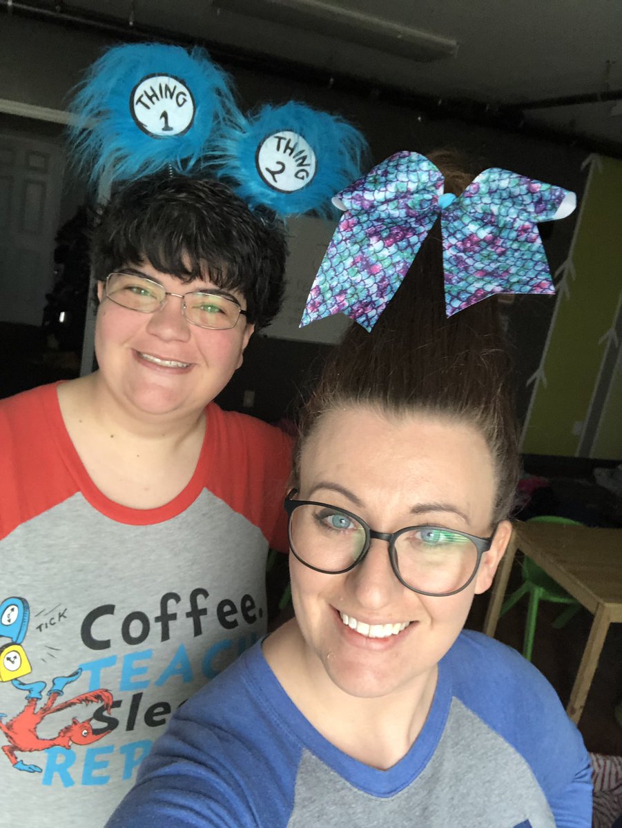 MsDesirae_LPS's tweet photo. Crazy Hair Day! https://t.co/l9xhybMP8P