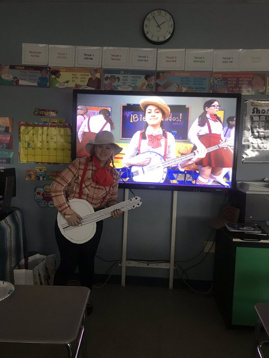 SrtaTrzaskaBMS's tweet photo. Our first ever #woolyweek at @BataviaMiddle is off to SUCH a great start!! @senorwooly we are having a BLAST!! #bmspride https://t.co/nNvtlQNqzd