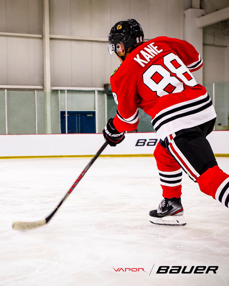 BauerHockeyBC3's tweet photo. #VAPORQuick and in.

The #VAPORFlyLite is @BAUERHockey's quickest stick yet thanks to XE Taper geometry. https://t.co/9D4IffhW3G