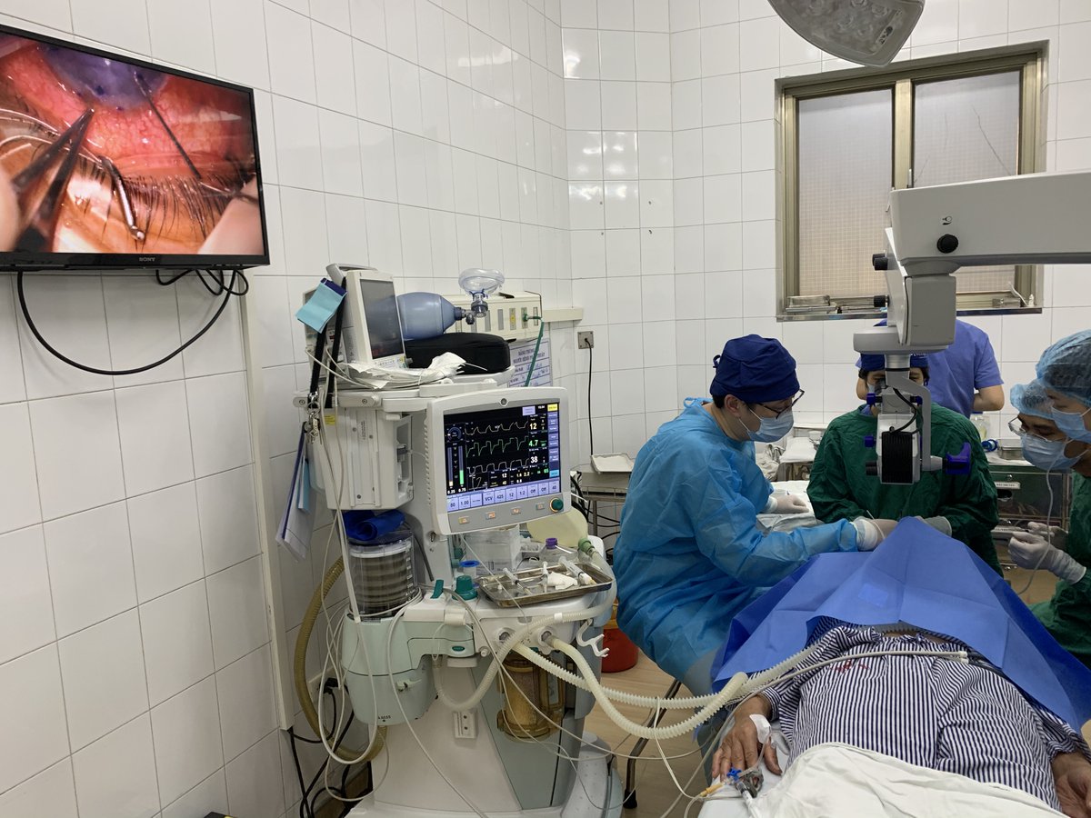 EversightVision's tweet photo. We provided donor eye tissue to their team so they could lead an educational wet lab to train Vietnamese surgeons on the latest transplant techniques, as well as perform many sight-restoring surgeries.
#MedEd #education #vision #Eversight https://t.co/L5MsGrqnK9