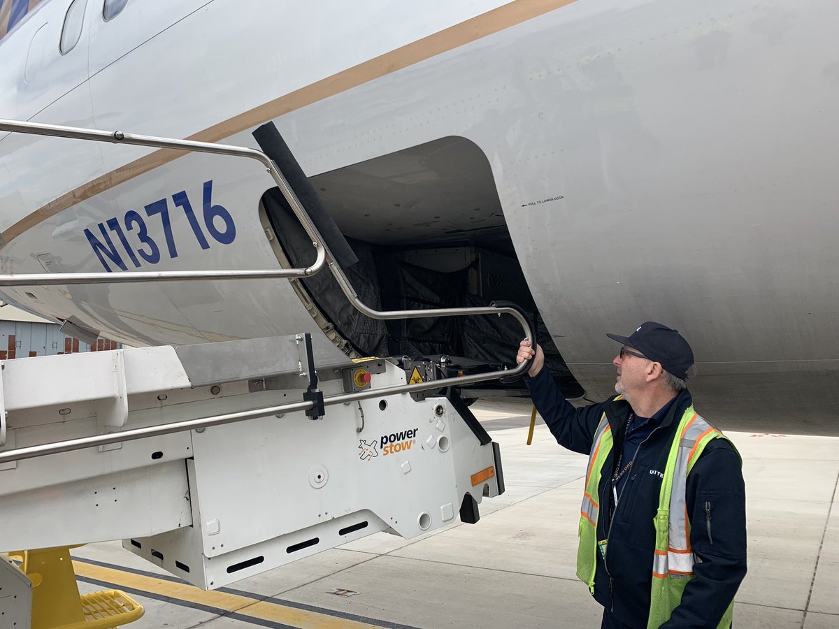 amypratt1110's tweet photo. Partnering with GSE Engineering, AO Safety and field users as we look to bring new enhancements to our ground equipment to improve employee safety! @weareunited @david_a_overall @spencer_resh https://t.co/ENM6MpeKRM
