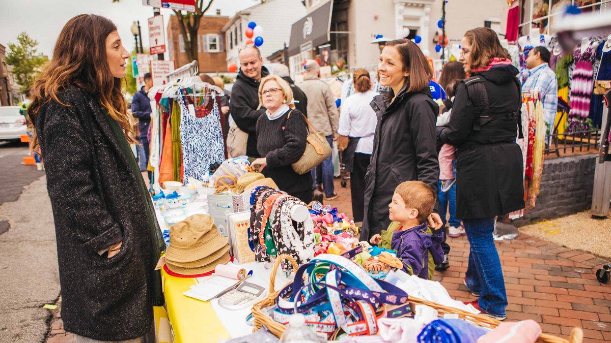 georgetowndc's tweet photo. The 17th annual #GeorgetownFrenchMarket returns 4/24 - 26 along Wisconsin Ave O St - Reservoir Rd. One of the most anticipated shopping weekends with fashion art and home finds, French food and family entertainment, a free event and open to the public. https://t.co/vonNqXJK7O https://t.co/qKRdVsItxc
