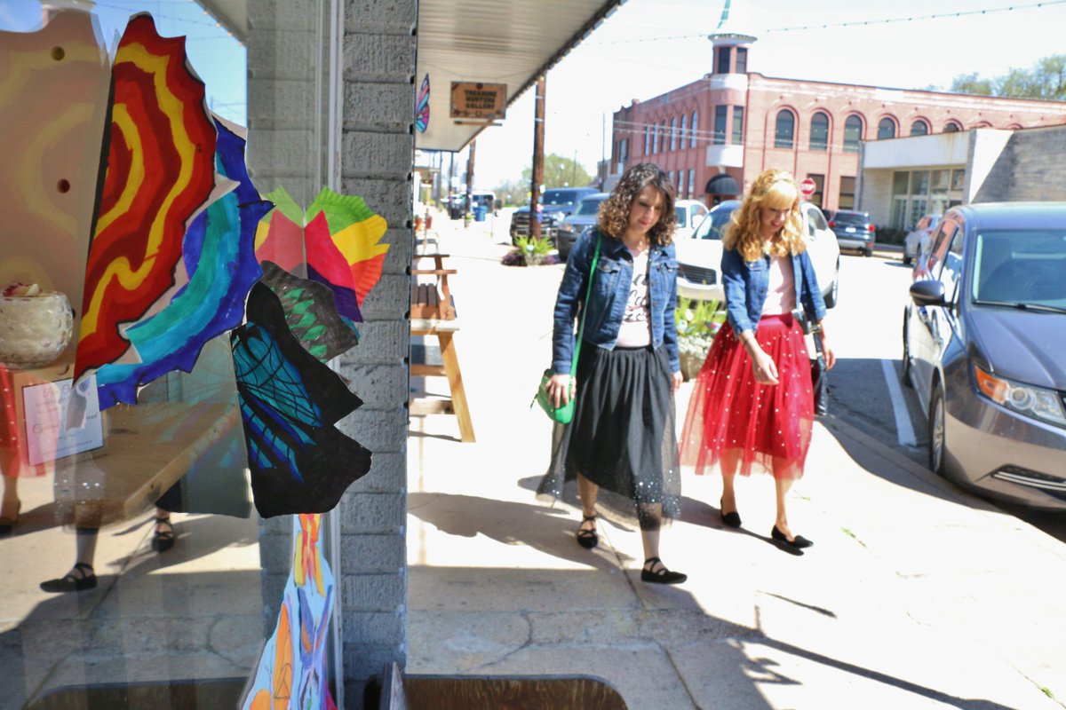LamarCISD's tweet photo. If you get the chance, be sure to make it over to downtown Richmond and see the colorful kaleidoscope of butterflies that has swarmed the streets and storefronts. Our fifth-grade art students crafted these beautiful creations for #bigartday20. https://t.co/Bzfw85wiwj