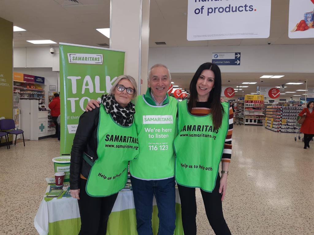 stockportsams's tweet photo. Our volunteers were at Tesco East Didsbury today, together with pupils from @official_pwhs, collecting money and telling people about their 24/7 emotional support service. 💚

#Parrwood #Samaritans #WeListen https://t.co/LFoKMklNga