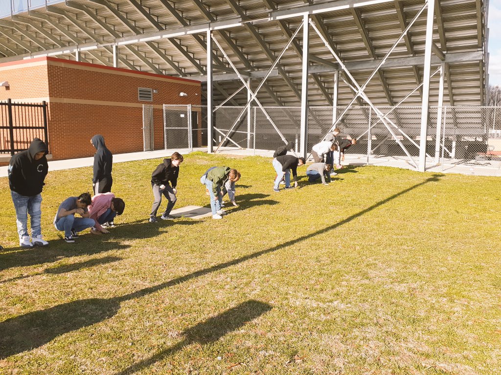 THSCJClub1's tweet photo. CJ II students learning about search patterns.  Students practiced line searches today.  One class found all of the pennies.  #THSCJ https://t.co/K0xUtNlvBQ