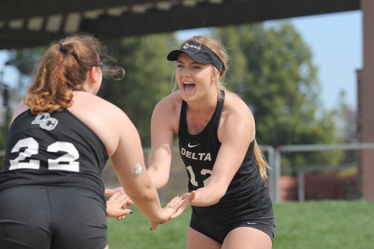 ThatsAnError's tweet photo. A fun morning for @dcvolleyball209 as they picked up their first beach win of the season. Mustangs won all six which was finished off by @_anxelicaa and @analiesealmgren scoring six straight points to capture the final set 16-14. They play again later this afternoon at 4 p.m. https://t.co/q8qZxHAXY0