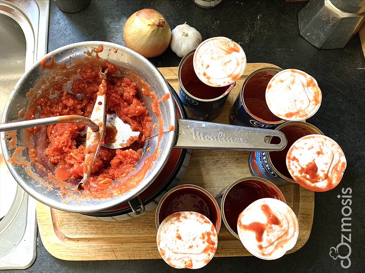 CVlattas's tweet photo. Manicotti ondulati con sugo simplice di pomodori pelati
.
3/ Pasta Creation moment
.
#Pasta #pastaFriday
#pastaFridaySociety
#pastaBasics #pomodoripelati 
#cookforlove #cook_bots
#Rye #RyeHarbour
#foodforfun #lovepasta
#instapasta #pastagram🍝 https://t.co/by1jyUvHOX