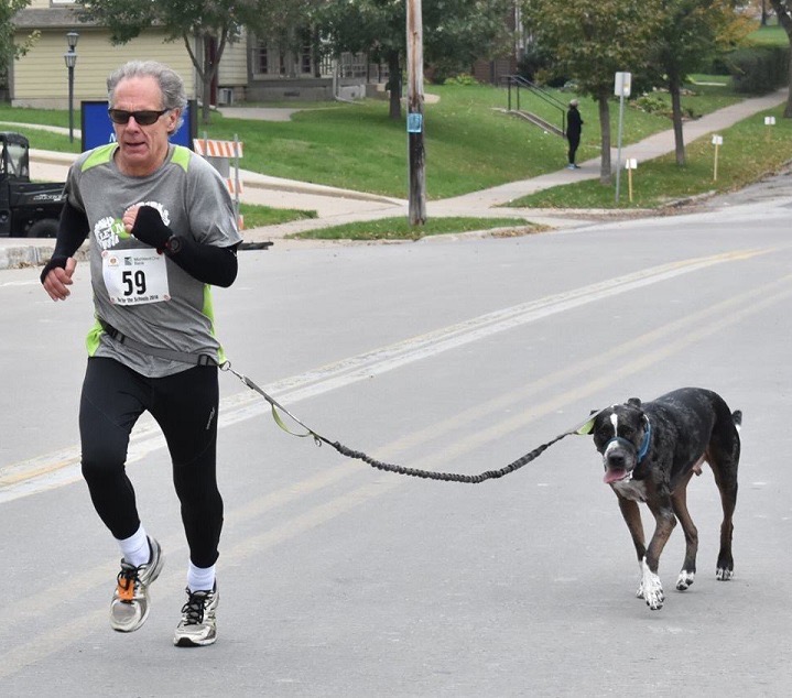 runcrandic's tweet photo. Did you know that there will be pacers available for the full and half marathon? Let's meet Dan: https://t.co/PpGqKszojh https://t.co/kjhTUDfz23