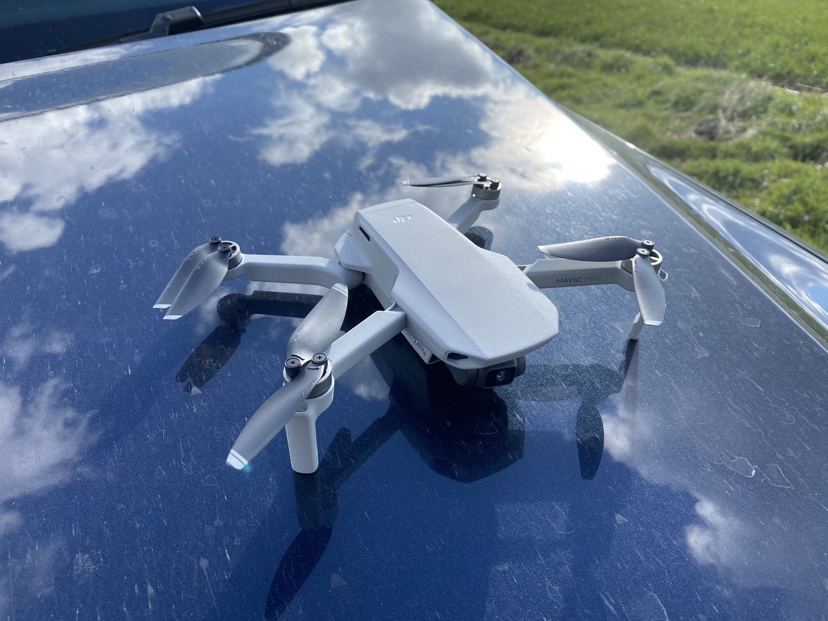 tomvaler's tweet photo. Finally a few hours of sunshine today to get some #amazone spreaders installed and also a chance to fly the new toy #dji #mavicmini #farming #fendt https://t.co/JlL8H6PdxH