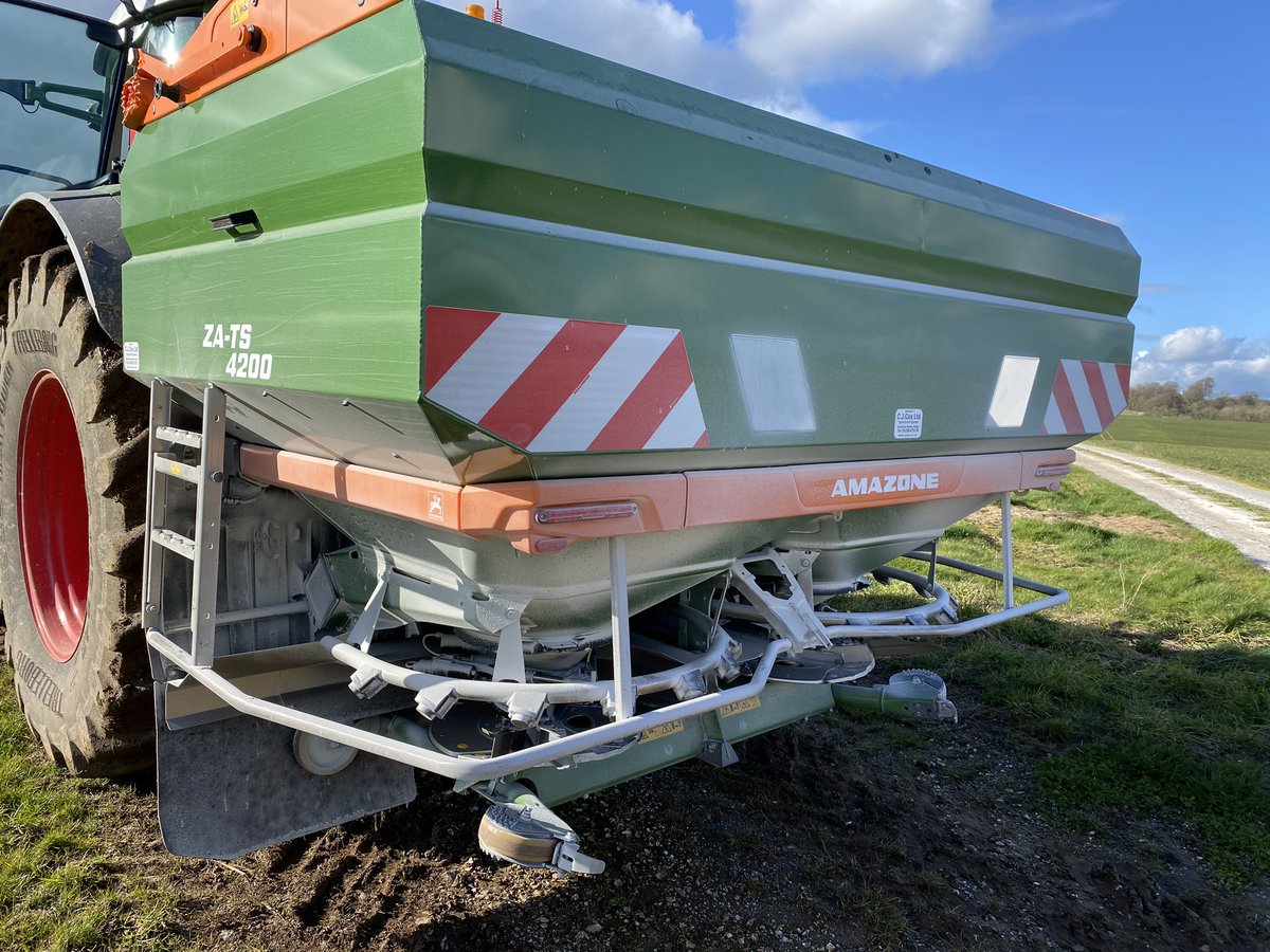 tomvaler's tweet photo. Finally a few hours of sunshine today to get some #amazone spreaders installed and also a chance to fly the new toy #dji #mavicmini #farming #fendt https://t.co/JlL8H6PdxH
