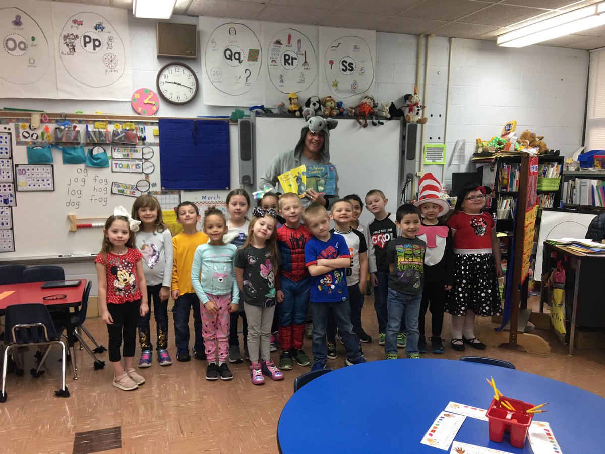 CalvaryElem's tweet photo. Mr. Ray stole the show with his readings of the Wonky Donky and the Dinky Donky books. https://t.co/VemM7bm7D6