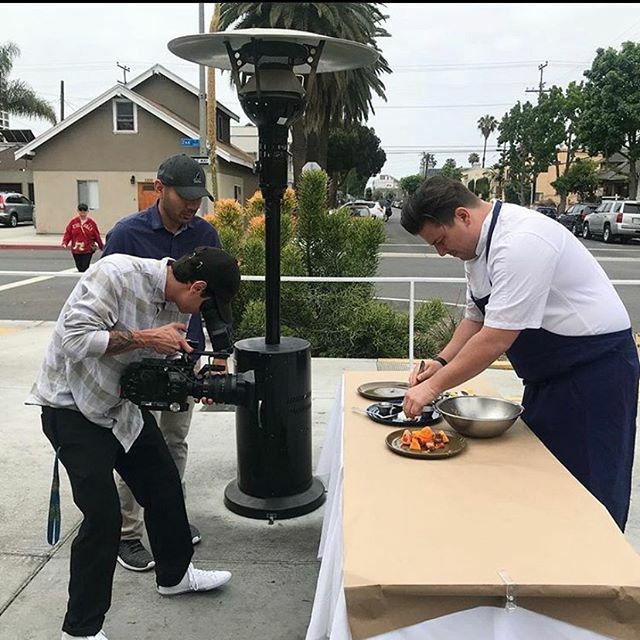 pixusstudios's tweet photo. We get the Shot and Kill it! ✨👌
.
.
.
.
.
#pixus #pixusstudios #production #marketing #digital #videoshoot #productionteam #branding #brandagency #marketingsolutions #dp #director #filming #onset #orangecounty #photography #ocweekly https://t.co/wNLo96TUrw https://t.co/ewCXdnNCoa