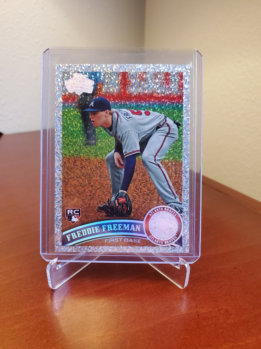 chimpiescards's tweet photo. I really haven't collected cards since the early 90s. In the past twenty years I've maybe bought no more than ten packs. I guess I bought some in 2011 and look what I just found. #freddiefreeman #2011topps https://t.co/RrvZbDdMDH