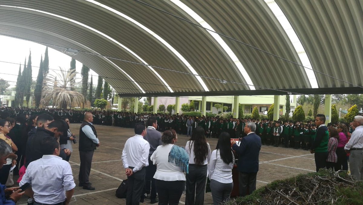 ignacio_rubi's tweet photo. Inauguración del arcotecho del plantel Tenancingo y firma de convenio con el H. Ayuntamiento de este municipio, para incorporar a estudiantes de la especialidad en Ventas al programa de educación dual. @alexfedezcam 
@somoscecytem @Memo_Legorreta @israeljeronimol @Edomex https://t.co/kWlGpm6nOK