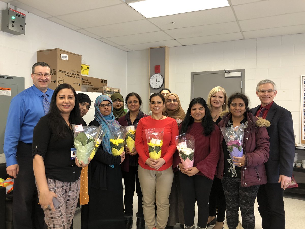 DolsonPS's tweet photo. Everyday we are so grateful for our lunchroom supervisors who not only supervise our Dolson students but who connect with them and the teachers they support.  @shawn_sabourin @PeelSchools @Schoet https://t.co/BRwuYfHlvb