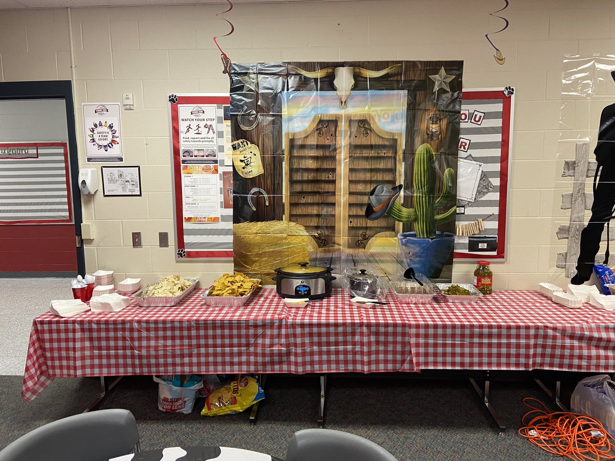 travis_pto's tweet photo. Yeehaw!!!! Our Teacher Appreciation Rodeo Kickoff was a huge success. Thank you to everyone who donated and volunteered, our THS family had rootin’ tootin’ good time! https://t.co/ThRSPaqMhh