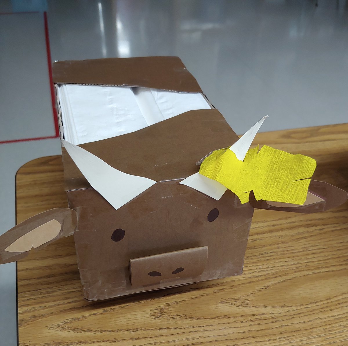 SraClarkCCHS's tweet photo. Love the creativity of these tissue boxes as part of our World Languages Week fun! #celebratelanguagelearning #cheekhs @PrincipalSzipp @ConoverKelly @ChristineLopar2 https://t.co/wKkjdq7jXC