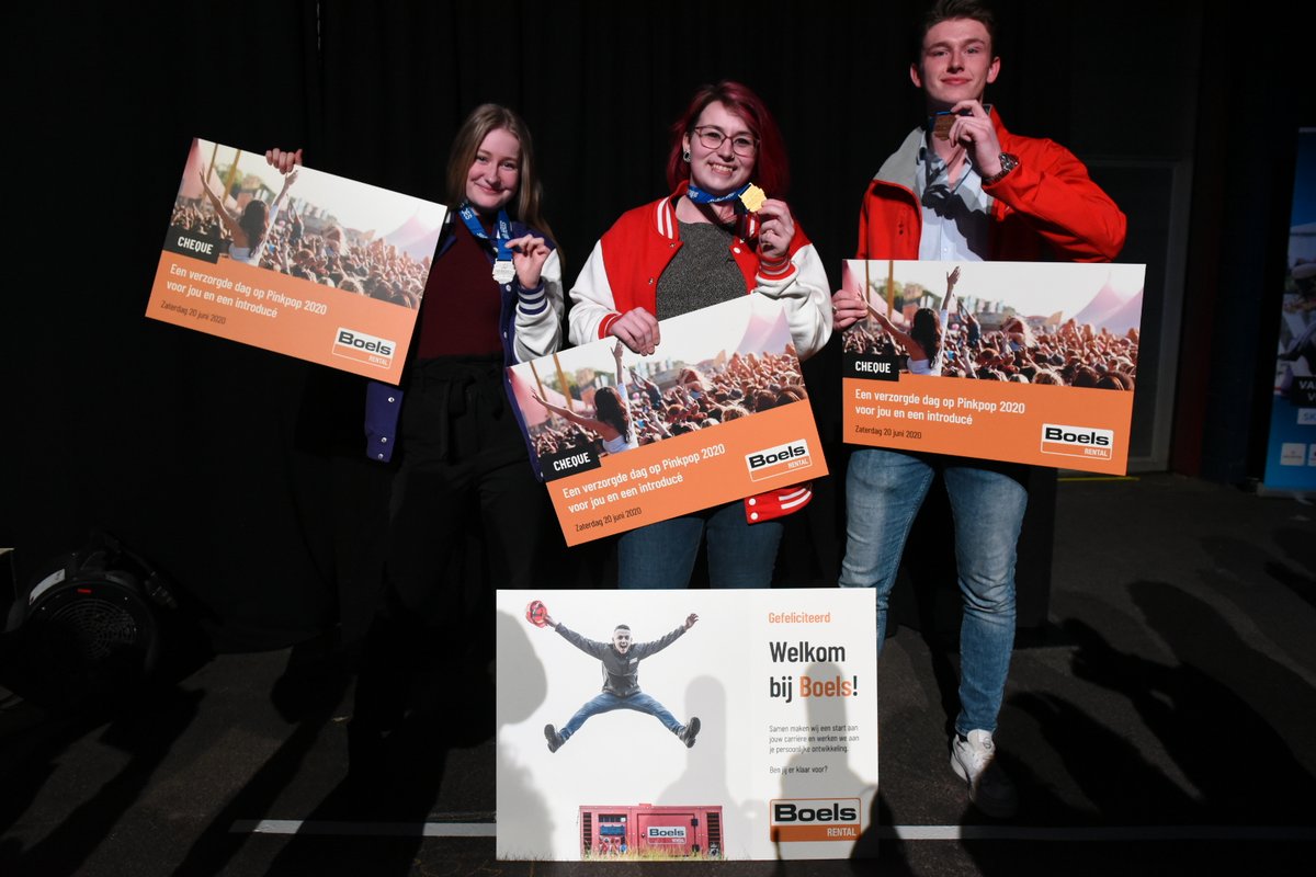 ROCvanFlevoland's tweet photo. Hoeraa! Vanavond was de feestelijke prijsuitreiking van Skills The Finals! ππΌ Miranda Kok deed mee aan de vakwedstrijd verkoopspecialist. En raad eens? Ze won GOUD vanavond!!π Wat zijn we ontzettend trots! Gefeliciteerd! #rocvf #mbo #ditismbo #skills https://t.co/kMlJcBGpyd