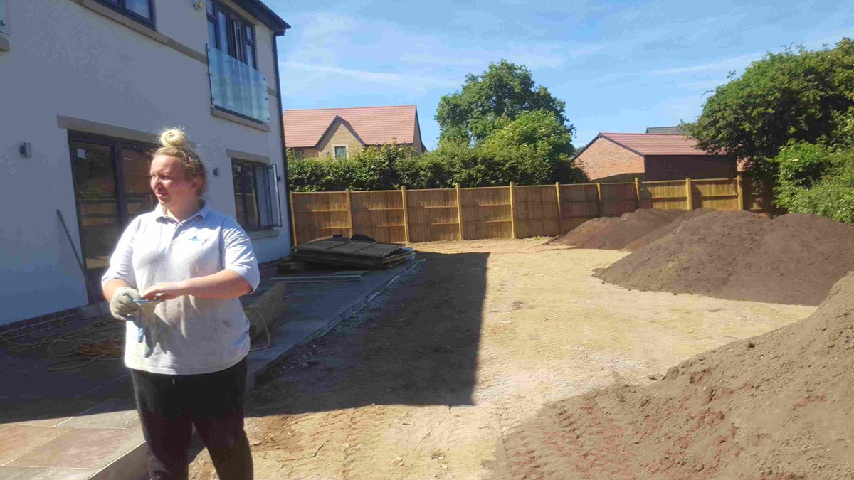 gardenforce1's tweet photo. garden make over all start at https://t.co/EggZENovvG https://t.co/6WpG67Ibb3