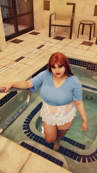 Tommi Heart’s pics and videos