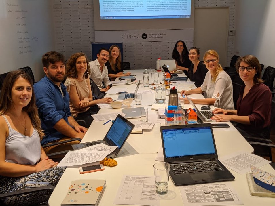 Pensando políticas del nivel secundario que mejoren las trayectorias, aprendizajes y reduzcan la desigualdad. Recuperando experiencias existentes para pensar futuras intervenciones. ¡Un lujo pensar con este equipazo!  <a href="/EducacionCIPPEC/">Educación CIPPEC</a>