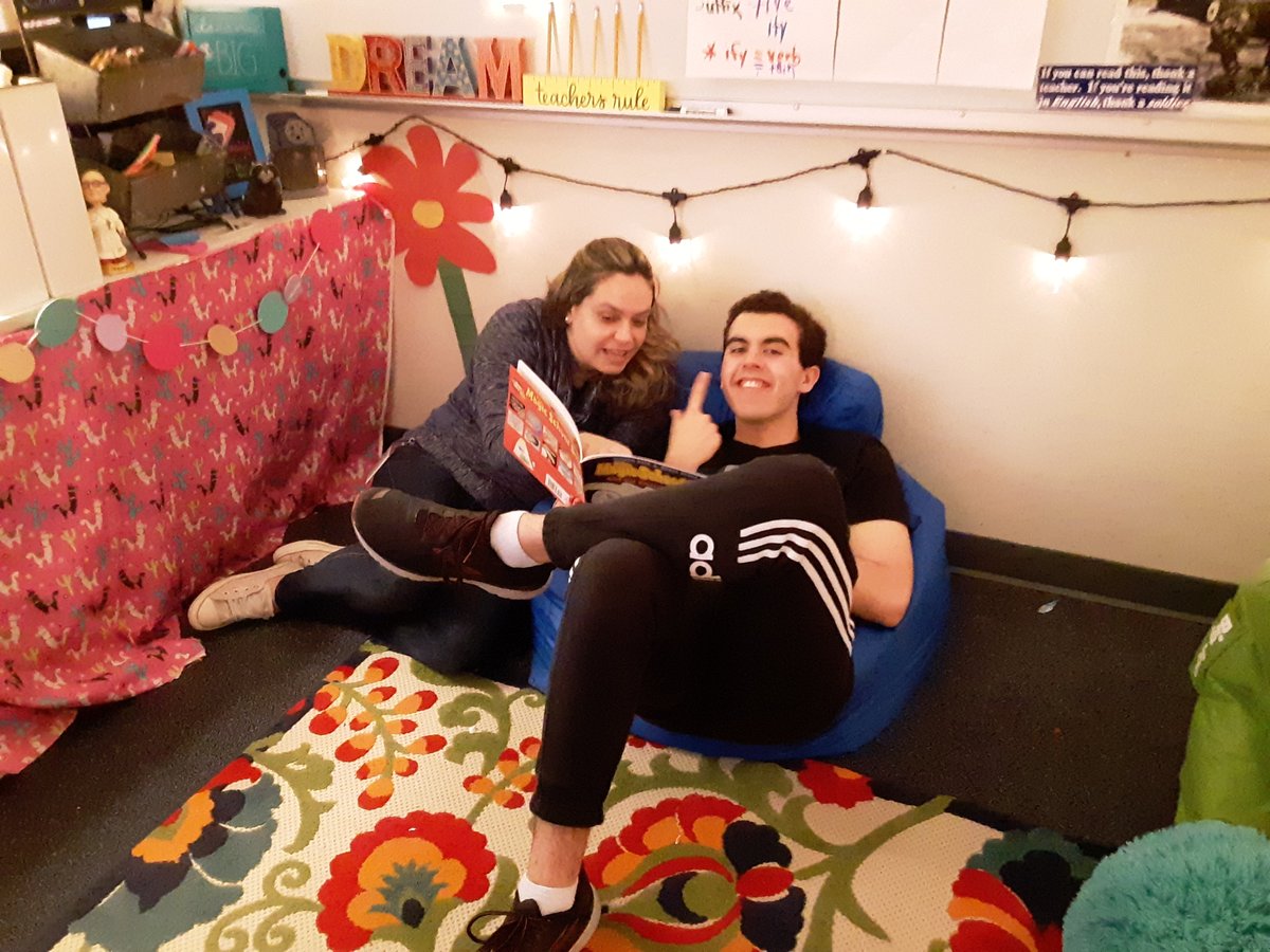 ChiefTruman's tweet photo. Teacher and student= best reading combo ever! #FISDReads https://t.co/TQFG76c8CE