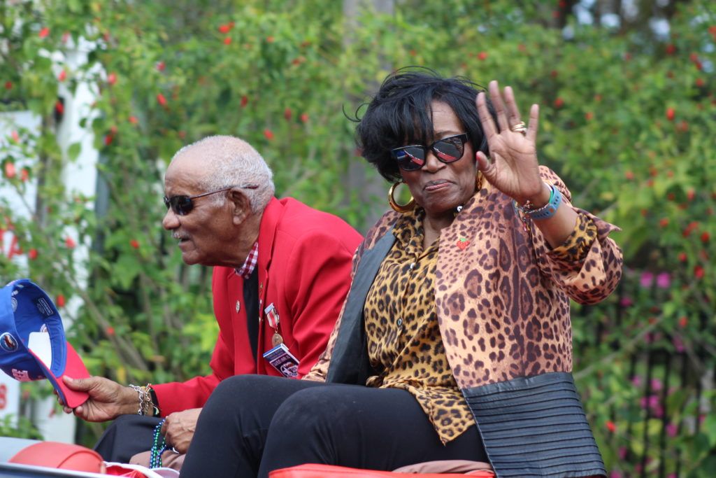 A special guest slowly rode down the Grand Parade route Monday waving to the crowd. Thomas W. Newton is one of the few remaining Tuskegee Airmen and drew copious cheers from those gathered.
buff.ly/2VSUO5t