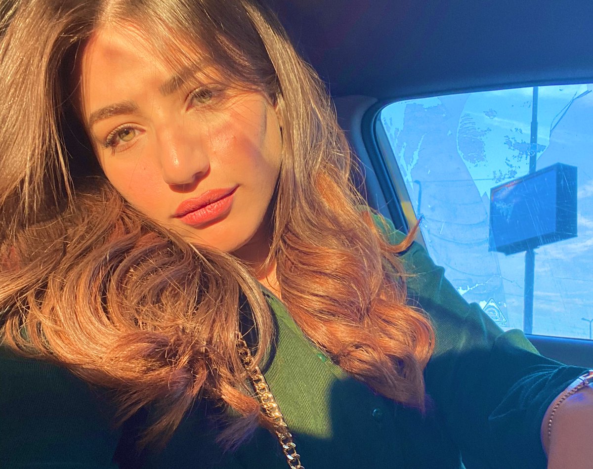 HaidyMoussa's tweet photo. في حفله قريب 🎉🎉 تفتكروا فييييين ؟؟ 
و تسمعووا ايه ؟؟ 

و افتكروا ان عيد الأم قرب 😍😍

#haidymoussa #haidymoussaofficial #هايدي_موسى #singer #new https://t.co/gi7DgPXi13