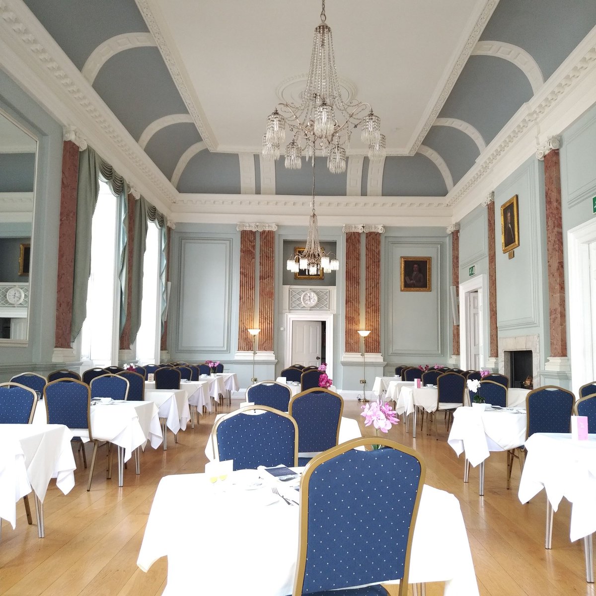 vegancakery's tweet photo. It's #Monmouth tomorrow for #TheVeganCakeryAfternoonTea but then it'll be back here @TheCourtHouseWK in #Warwick for the #MothersDay special on #MotheringSunday itself 22nd March - to book email thevegancakery@aol.com
#VeganAfternoonTea #TheVeganCakery #OnlyOneTVC https://t.co/bIa5LKQ5eK