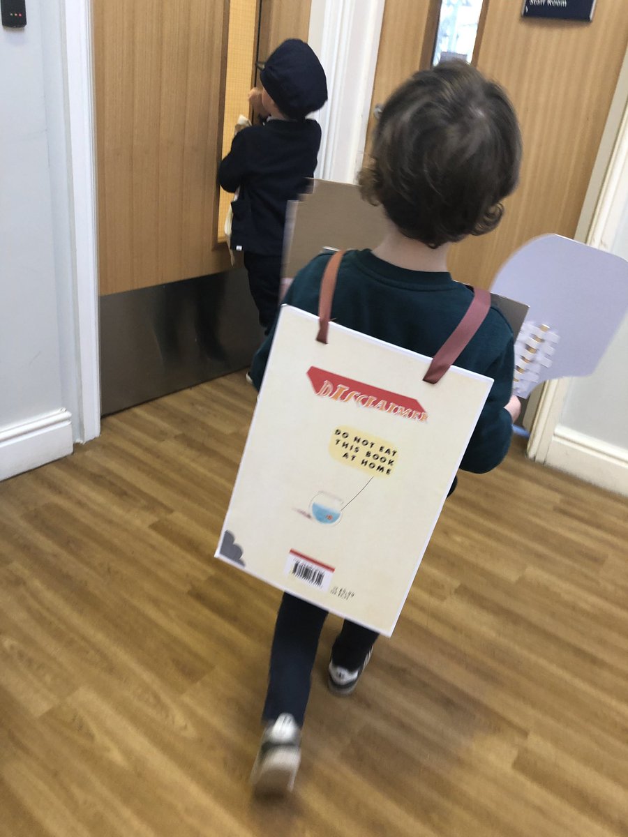 ValewoodPrimary's tweet photo. Love it that our new generation of Tiddles got stuck into our ♥️VPS #ValewoodWay on #WorldBookDay2020 ⭐️👏🏼♥️📖 https://t.co/4CZdhG3YDy