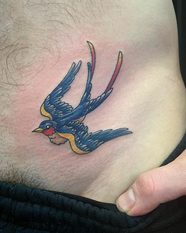 veegeetattoo's tweet photo. I love this lil birb ✨ https://t.co/98LqXUG1Wd https://t.co/ceYbT7JUp8